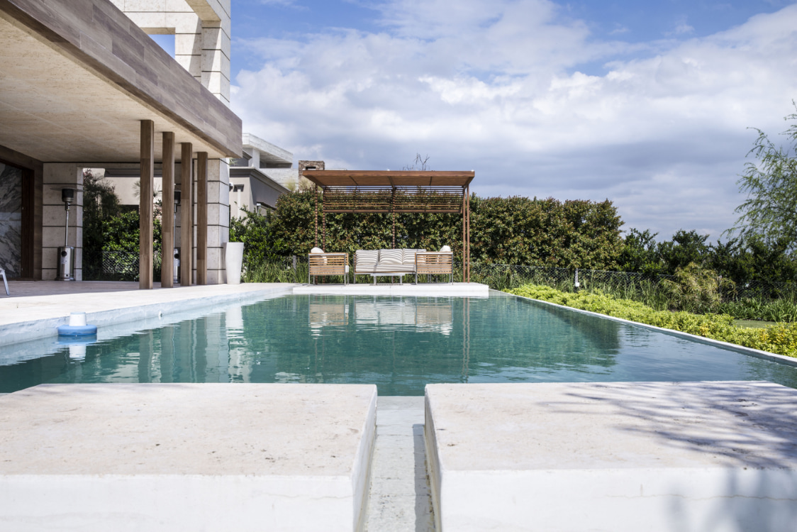 Francés Urbano Marinas 230 Exterior