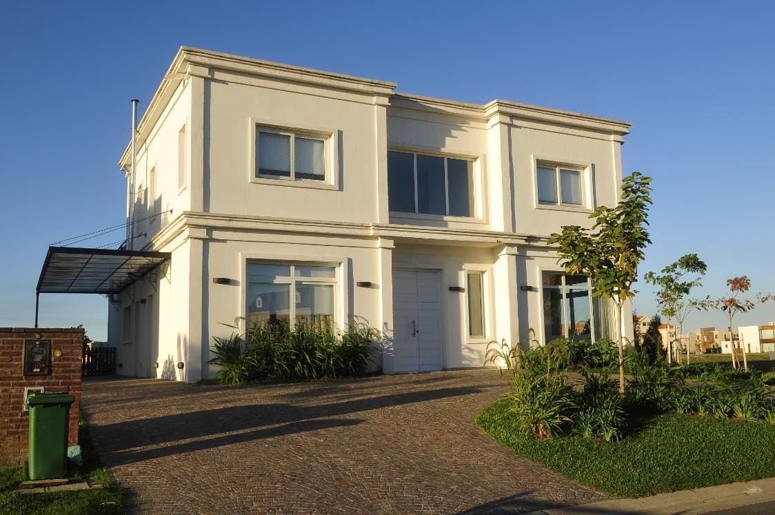 Francés Urbano Marinas 230 Exterior