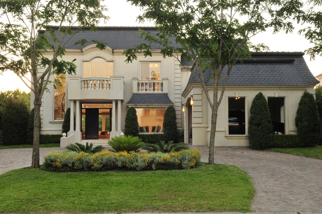 Francés Urbano Marinas 230 Exterior