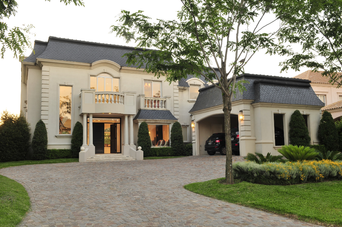 Francés Urbano Marinas 230 Exterior
