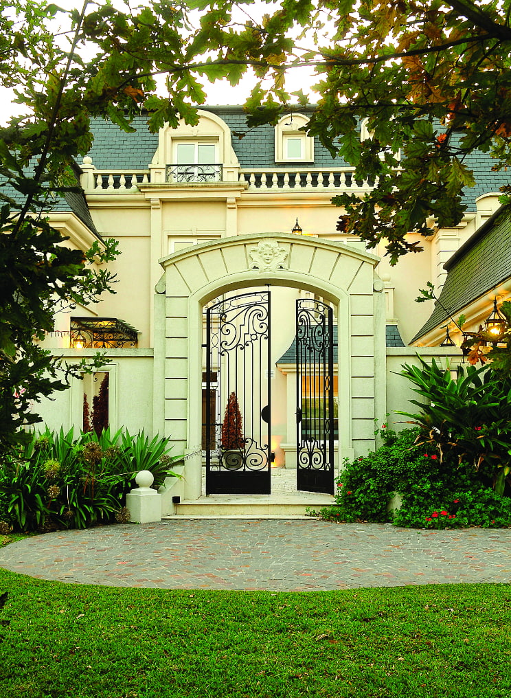 Francés Urbano Marinas 230 Exterior