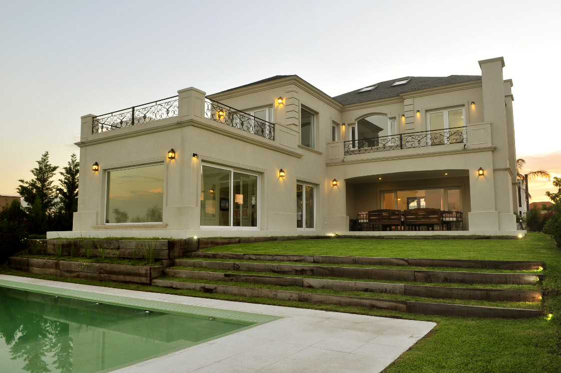 Francés Urbano Marinas 230 Exterior