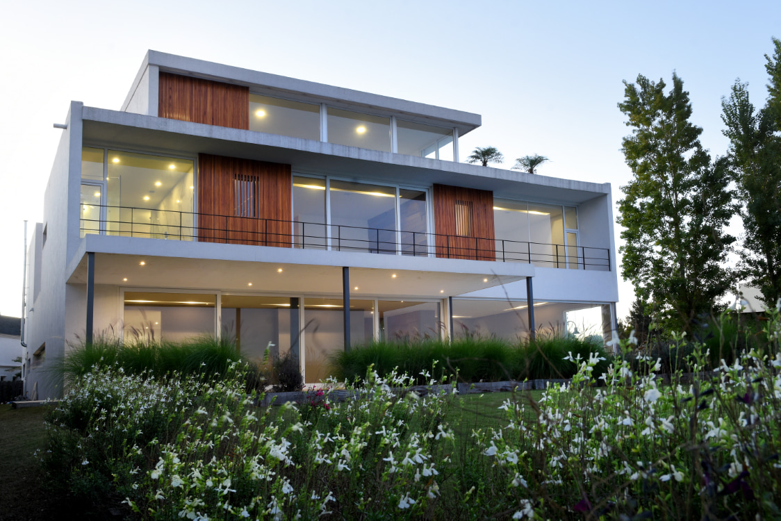 Francés Urbano Marinas 230 Exterior