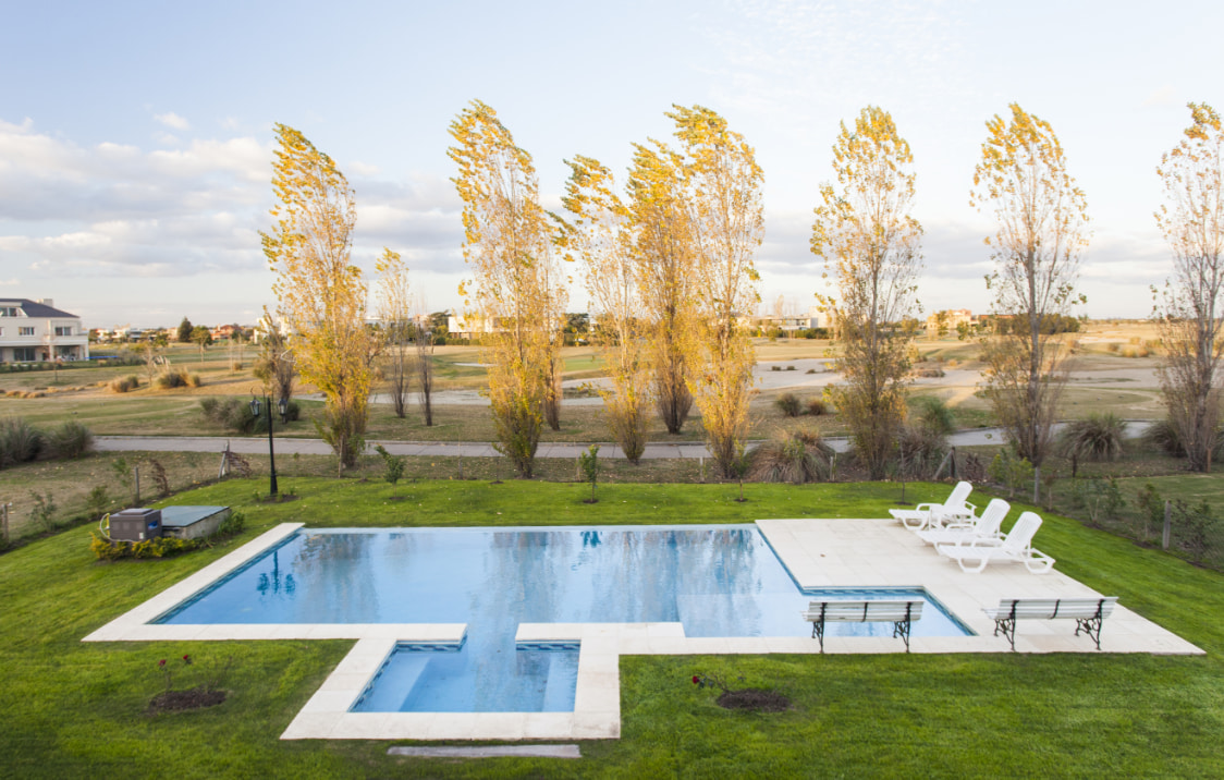 Francés Urbano Marinas 230 Exterior