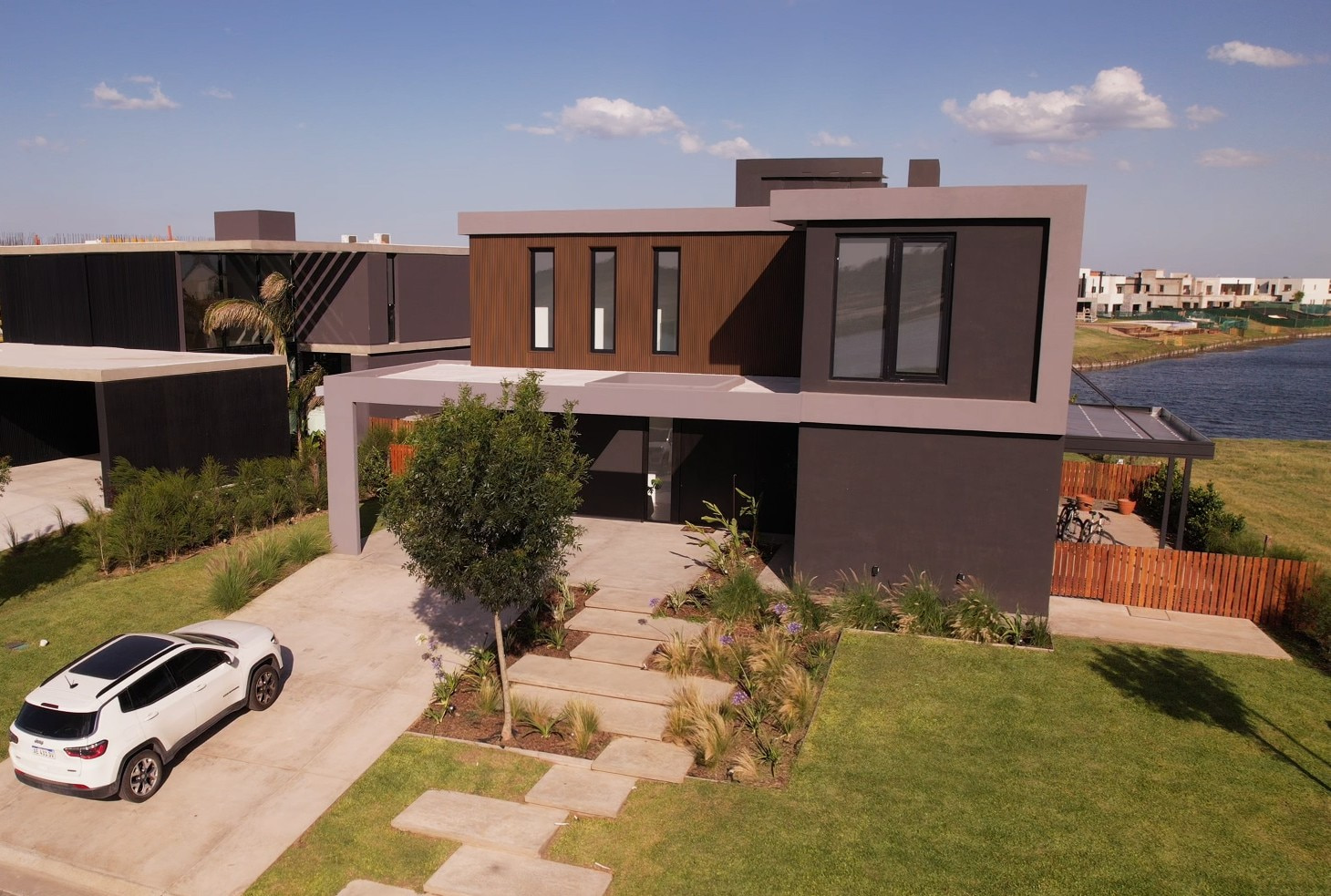Francés Urbano Marinas 230 Exterior